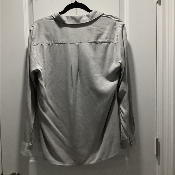 Uniqlo - NWT Rayon Blouse - Picture 3 of 5